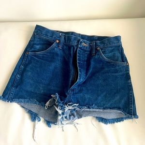 Wrangler Vintage Cut Off High Waist Shorts
